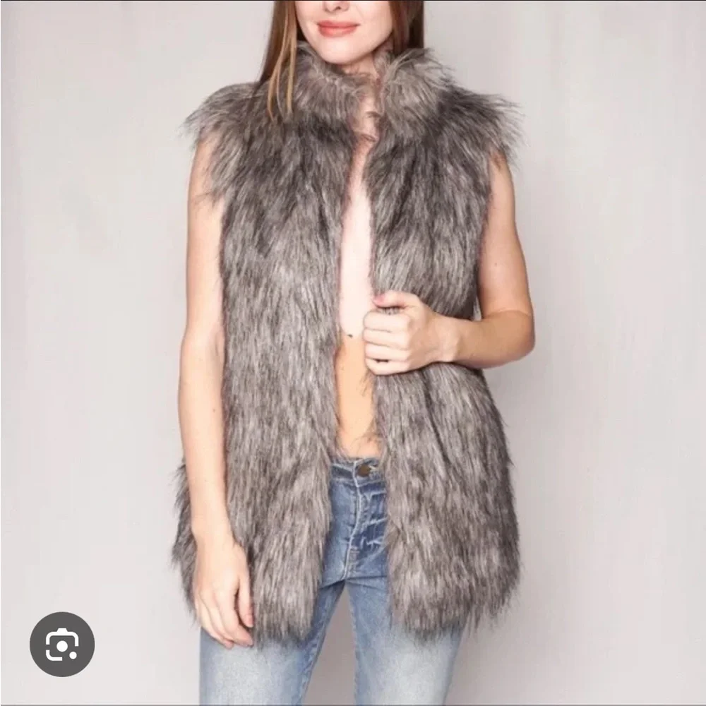 Lovers + Friends Gray Faux Fur Vest Women’s Small Camille Revolve Open‎ Front - Picture 2 of 13